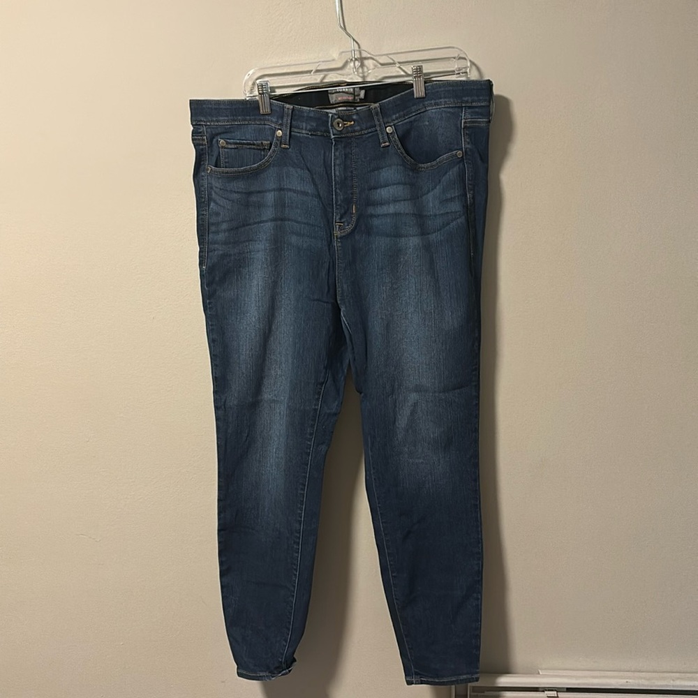 {TORRID} Bombshell skinny- premium stretch jeans